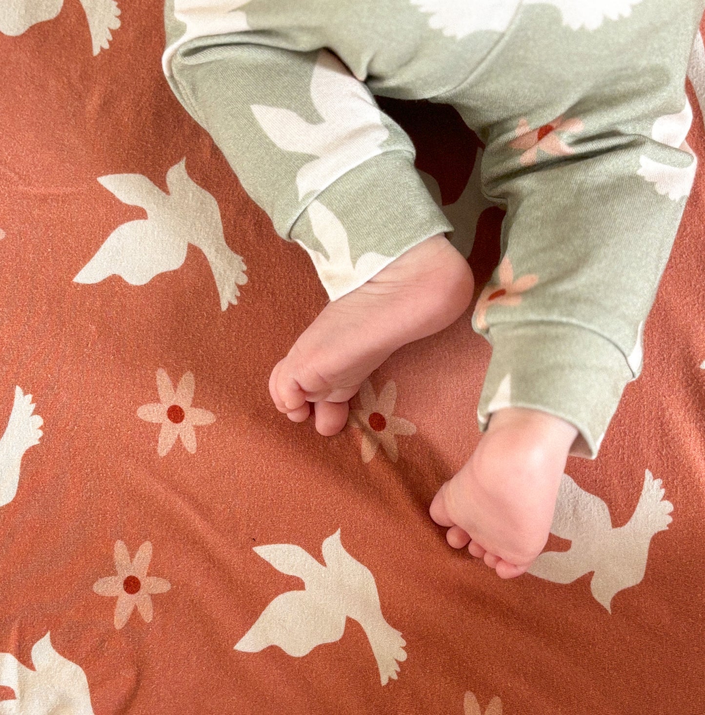 Newborn Essentials Set - Duch Święty Mint (Bluzka, spodenki i czapka)