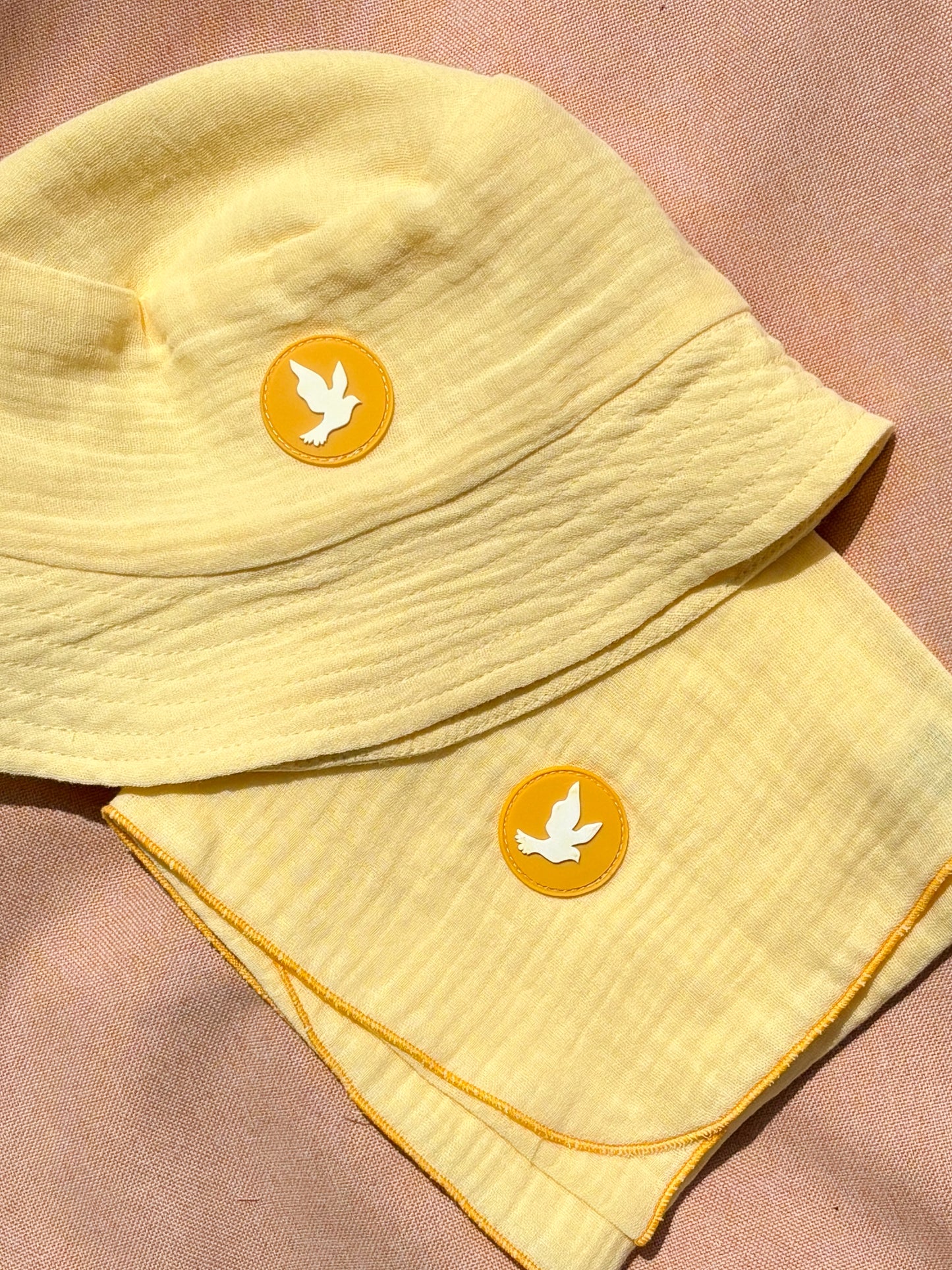 Muślinowy bucket hat- Duch Święty