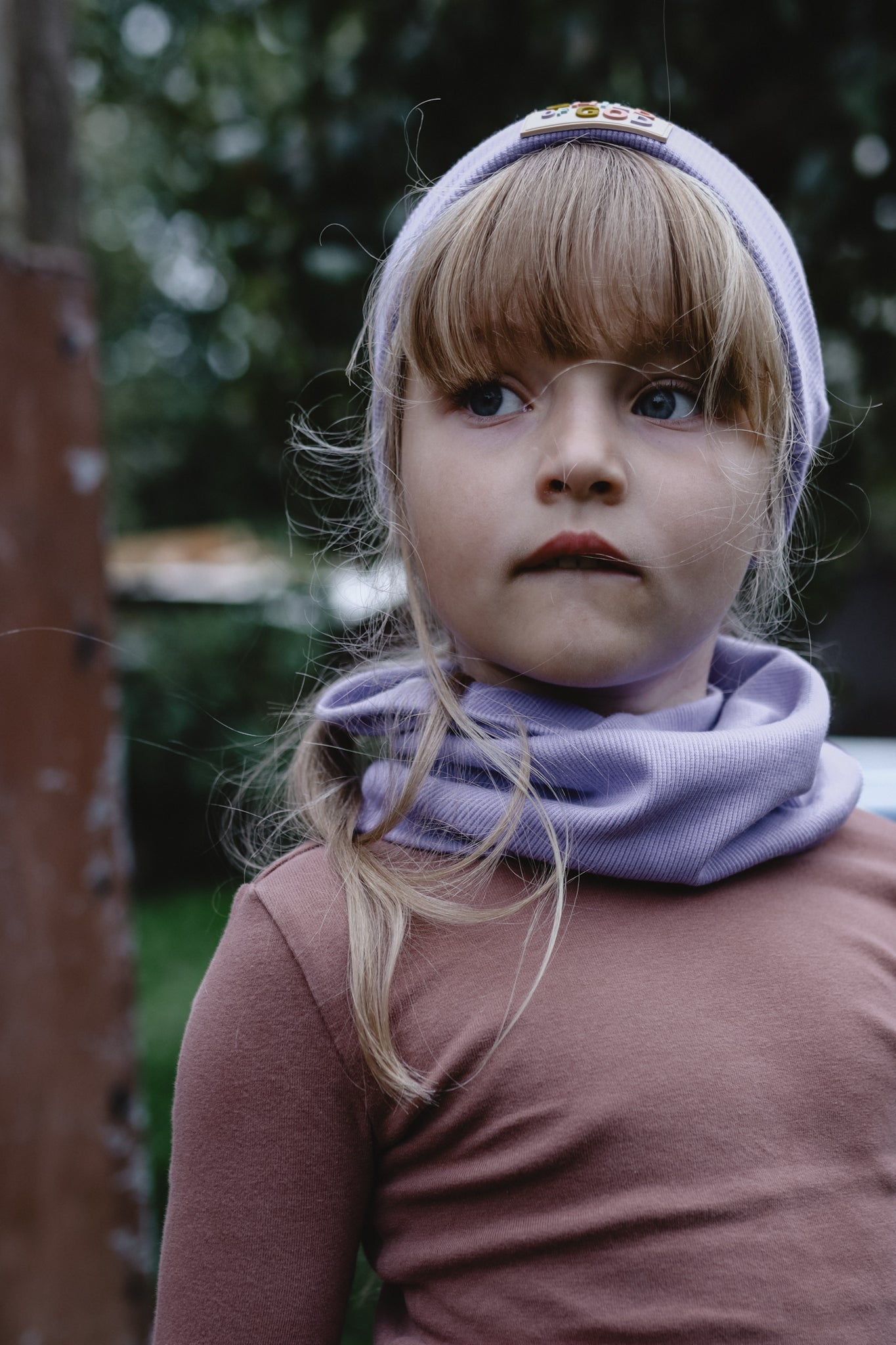 Fioletowa czapka prążkowana "Child of God"
