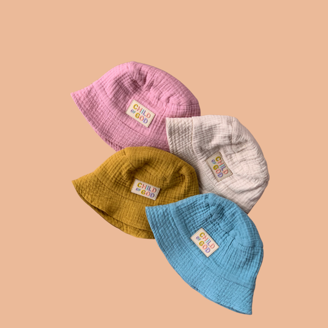 Piaskowy Bucket Hat "Child of God"
