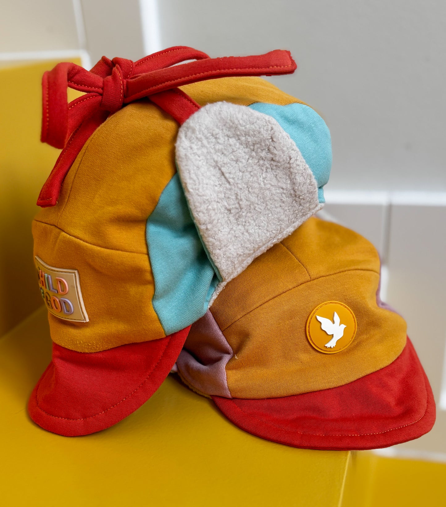 Czapka uszatka- Duch Święty (3-6 lat & 6+ lat)