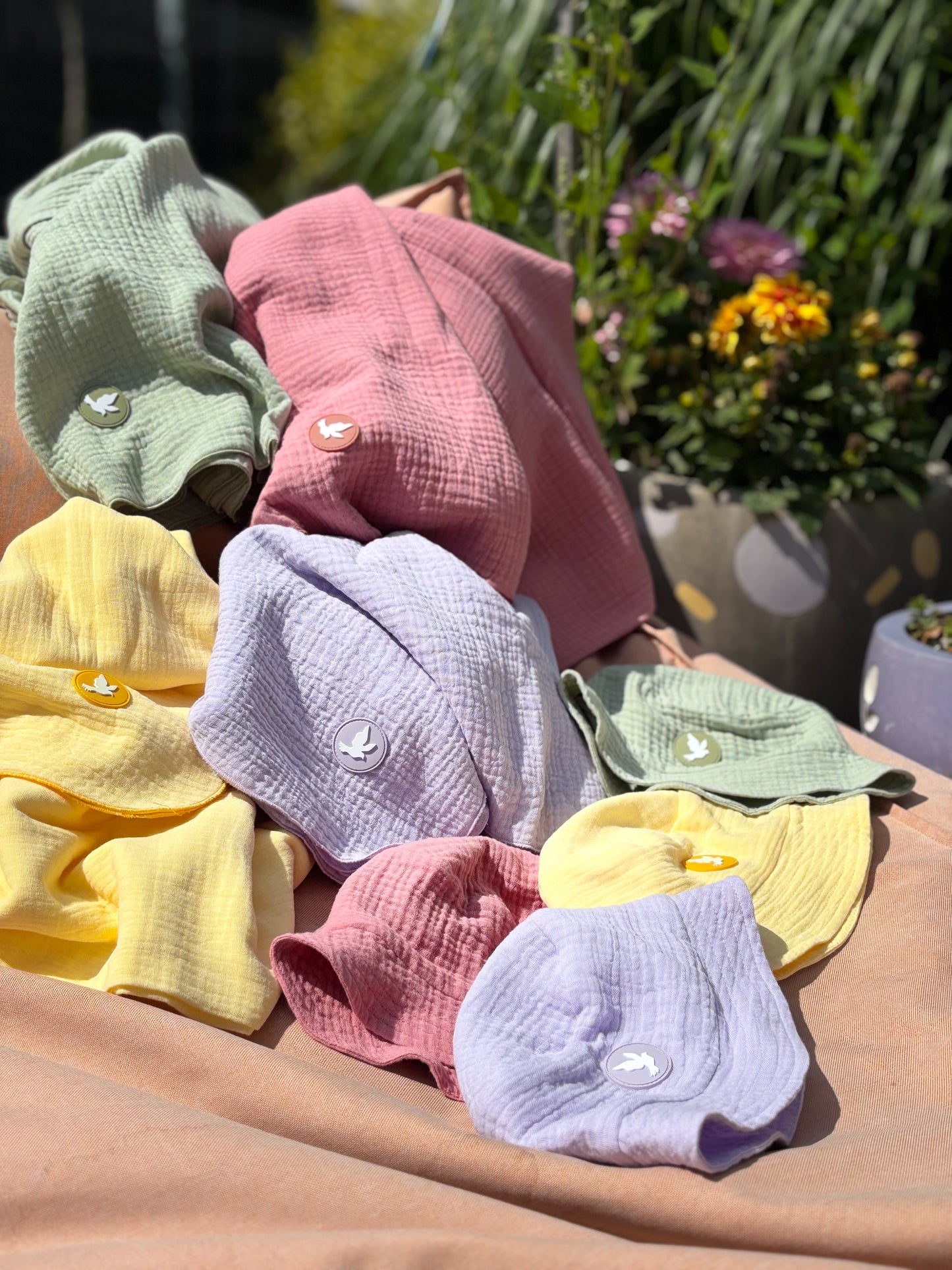 Muślinowy otulacz Duch Święty- malina sorbet