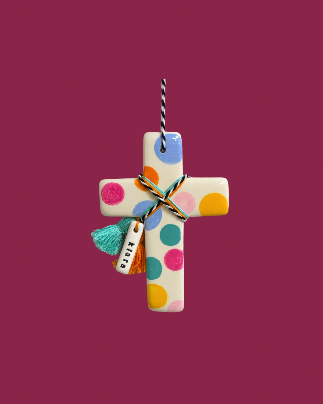 Krzyż „Bóg Cię kocha-koniec, kropka”